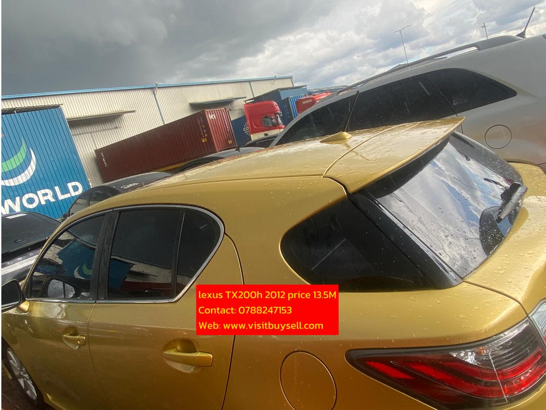 Lexus CT200h 2012